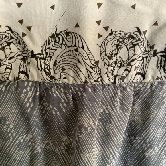 CREAM Blouse. Long Sleeve Blouse. Boho grey neutral pattern - Picture 4 of 10